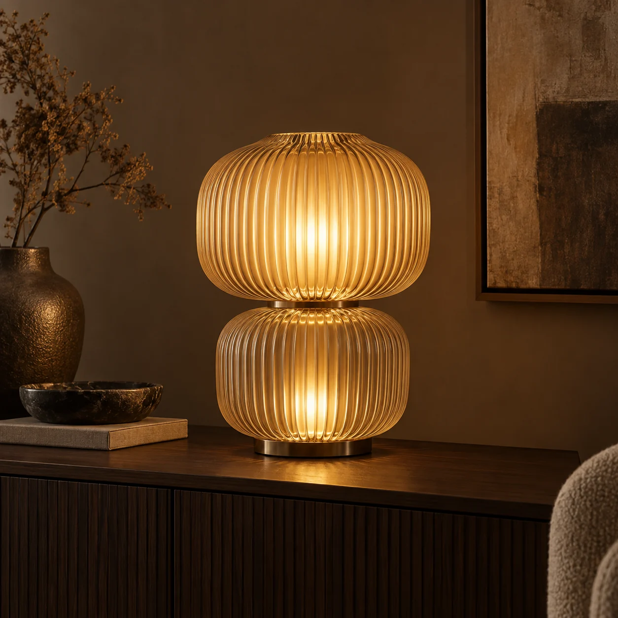 Glowing double-form amber lamp